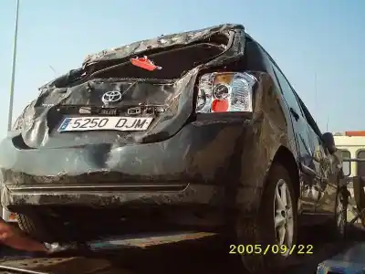 Veicolo di demolizione toyota corolla (e12) 1.6 16v dell'anno 2005 alimentato 3zzfe