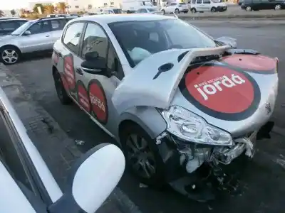 Здавання транспортного засобу PEUGEOT 208 I (CA_, CC_) 1.4 HDi року 2014 потужний 8H01