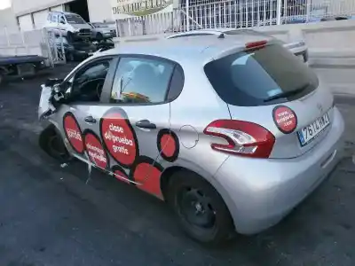 Veicolo di demolizione peugeot 208 i (ca_, cc_) 1.4 hdi dell'anno 2014 alimentato 8h01
