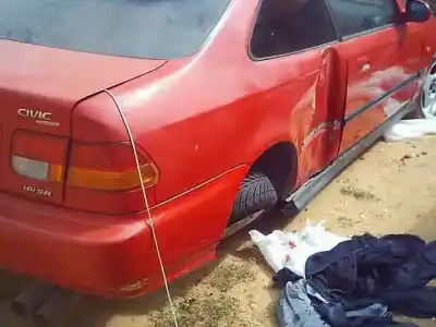 Véhicule à la ferraille honda                                              civic coupe (ej6/8)                                                                                                                                                                                                                                        1.6 sr (ej8)                                                                                                                                                                                                                                               de l'année 1997 alimenté d16yb