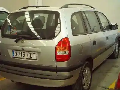 Veicolo di demolizione opel zafira a elegance dell'anno 2003 alimentato z18xe