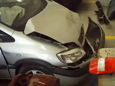 Veicolo di demolizione opel zafira a elegance dell'anno 2003 alimentato z18xe