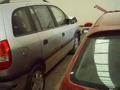 Veicolo di demolizione opel zafira a elegance dell'anno 2003 alimentato z18xe