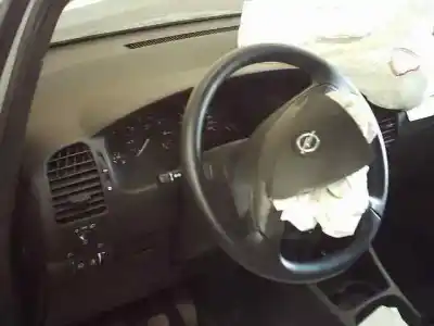 Veicolo di demolizione opel zafira a elegance dell'anno 2003 alimentato z18xe