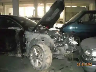 Veículo de Sucata opel insignia berlina sport 4x4 do ano 2010 alimentado a20nht