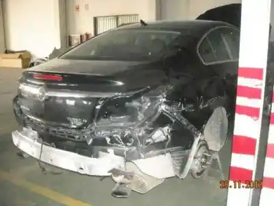Veículo de Sucata opel insignia berlina sport 4x4 do ano 2010 alimentado a20nht