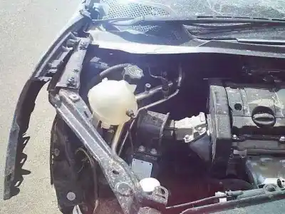 Veicolo di demolizione citroen c4 coupe vtr dell'anno 2005 alimentato nfu