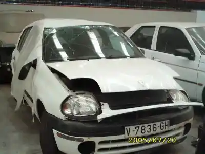 Здавання транспортного засобу renault clio ii fase i (b/cbo) 1.2 року 1998 потужний d7f