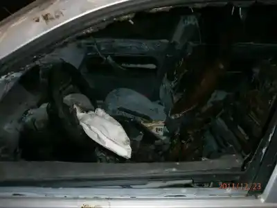 Sloopvoertuig volkswagen bora berlina (1j2) conceptline van het jaar 1999 aangedreven agr