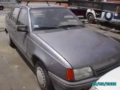 Vehicul casat opel kadett e 1.6 al anului 1989 alimentat 1.6 sv