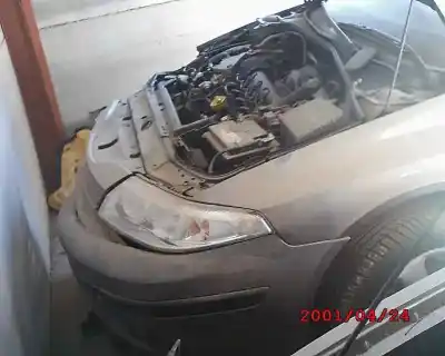 Veículo de Sucata renault laguna ii (bg0) dynamique do ano 2003 alimentado 