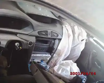 Veículo de Sucata renault laguna ii (bg0) dynamique do ano 2003 alimentado 