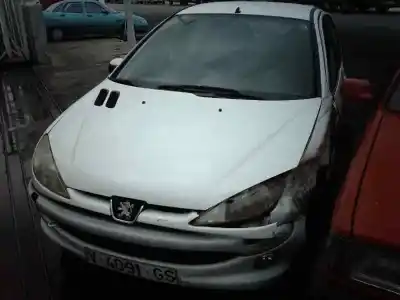 Здавання транспортного засобу peugeot 206 berlina xt року 1999 потужний wjz