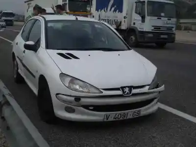 Здавання транспортного засобу peugeot 206 berlina xt року 1999 потужний wjz