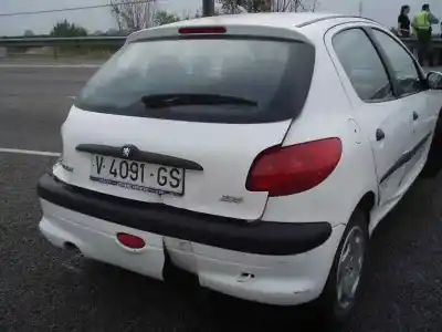 Здавання транспортного засобу peugeot 206 berlina xt року 1999 потужний wjz