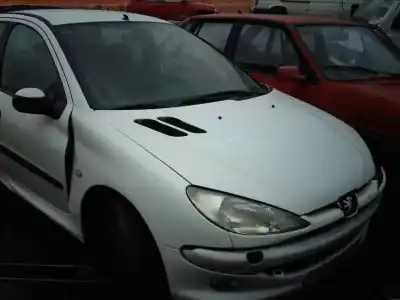 Здавання транспортного засобу peugeot 206 berlina xt року 1999 потужний wjz