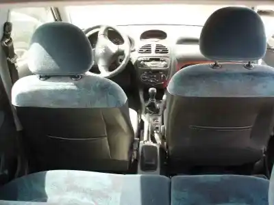 Здавання транспортного засобу peugeot 206 berlina xt року 1999 потужний wjz