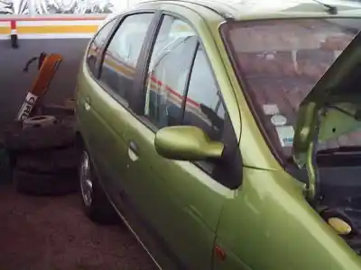 Scrapping Vehicle renault scenic (ja..) 1.6 16v expression of the year 2000 powered 