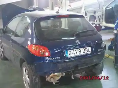 Vehicul casat peugeot 206 berlina xs al anului 2004 alimentat rhy