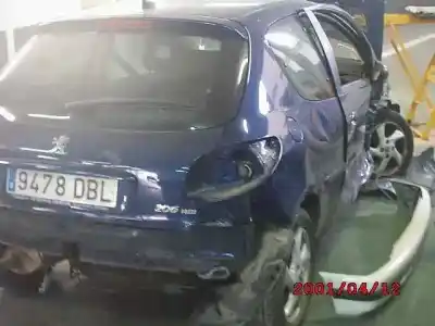 Vehicul casat peugeot 206 berlina xs al anului 2004 alimentat rhy