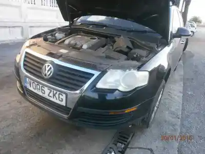 Vehículo de desguace VOLKSWAGEN PASSAT VARIANT (3C5) 1.9 TDI del año 2006 con motor BXE