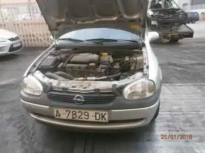 Veicolo di demolizione opel corsa b 1.4 cat (2h6) dell'anno 1998 alimentato x14sz