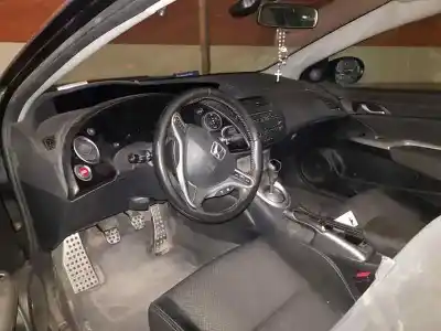 Здавання транспортного засобу honda civic berlina (fn) 2.2 type s року 2008 потужний n22a2