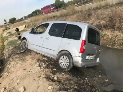 Veículo de Sucata citroen berlingo xtr 1.6 hdi 92 do ano 2008 alimentado 9hx-9h02