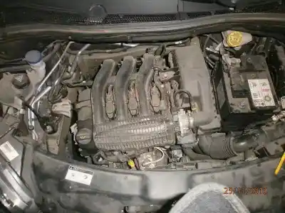 Veicolo di demolizione peugeot 208 i (ca_, cc_) 1.2 vti 82 dell'anno 2013 alimentato hm01