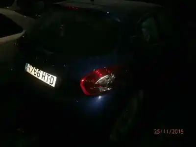 Veicolo di demolizione peugeot 208 i (ca_, cc_) 1.2 vti 82 dell'anno 2013 alimentato hm01