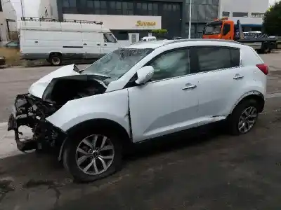 Veicolo di demolizione kia sportage concept 4x2 dell'anno 2015 alimentato g4fd