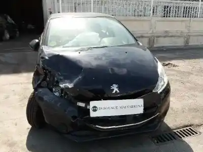 Vehículo de desguace PEUGEOT 208 1.4 HDi FAP del año 2013 con motor 8H01