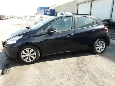 Vehicul casat peugeot 208 i (ca_, cc_) 1.4 hdi al anului 2013 alimentat 8h01