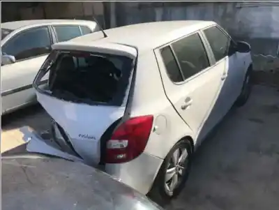 Veículo de Sucata skoda fabia (5j2 ) 1.2 12v 69 cv / 51 kw do ano 2014 alimentado cgp