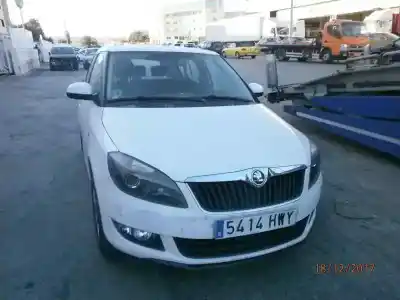 Veículo de Sucata skoda fabia (5j2 ) 1.2 12v 69 cv / 51 kw do ano 2014 alimentado cgp