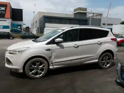 Здавання транспортного засобу ford kuga (cbs) titanium року 2015 потужний 