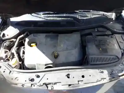 Veículo de Sucata otras marcas megane ii berlina 3p 1.5 dci diesel do ano 2004 alimentado k9k f7
