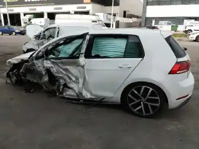 Véhicule à la ferraille volkswagen                                         golf vii lim. (bq1)                                                                                                                                                                                                                                        1.5 16v tsi act                                                                                                                                                                                                                                            de l'année 2019 alimenté dada