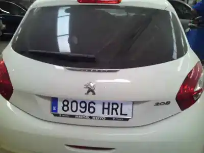 Sloopvoertuig peugeot 208 i (ca_, cc_) 1.2 vti 82 van het jaar 2013 aangedreven hm01