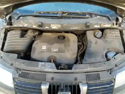 Veículo de Sucata seat alhambra (7v9) 1.9 tdi do ano 2004 alimentado auy