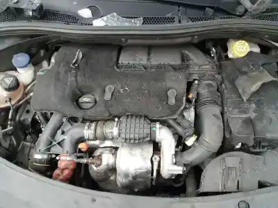 Veículo de Sucata peugeot 208 active do ano 2015 alimentado 9h06