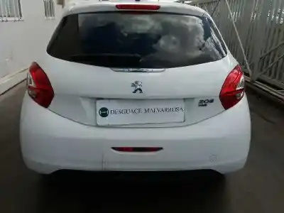 Veículo de Sucata peugeot 208 active do ano 2015 alimentado 9h06