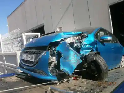 Veicolo di demolizione PEUGEOT 208 I (CA_, CC_) 1.4 HDi dell'anno 2012 alimentato 8HR
