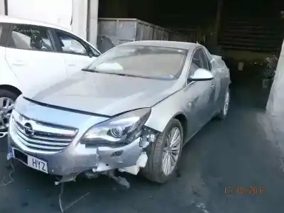 Veículo de Sucata OPEL INSIGNIA BERLINA Excellence do ano 2013 alimentado A20DTE /LHV