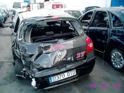 Veicolo di demolizione renault clio iii confort expression dell'anno 2005 alimentato k9k766