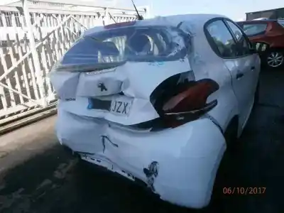 Véhicule à la ferraille peugeot 208 access de l'année 2017 alimenté bh02
