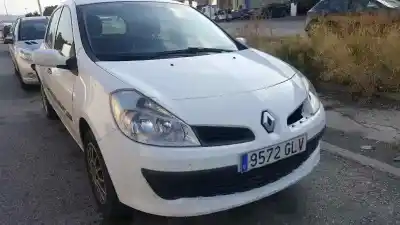 Sloopvoertuig RENAULT CLIO III 1.5 dCi Diesel van het jaar 2009 aangedreven K9K M7