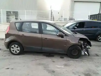 Veicolo di demolizione renault                                            scénic iii (jz0/1_)                                                                                                                                                                                                                                        1.5 dci                                                                                                                                                                                                                                                    dell'anno 2010 alimentato k9k