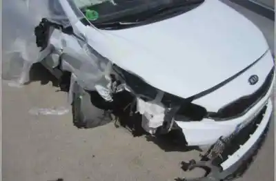 Sloopvoertuig kia pro_cee´´d ( ) 1.4 cat van het jaar 2015 aangedreven g4fa