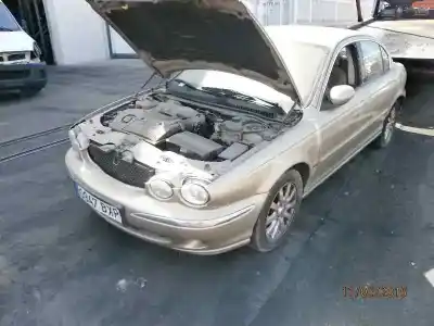 Здавання транспортного засобу jaguar x-type i (x400) 2.5 v6 a las 4 ruedas року 2002 потужний 